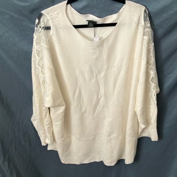 Tahari: Lace & embroidered sleeve Knit compression/natural stretch- Sweater- 3XL - Picture 1 of 16